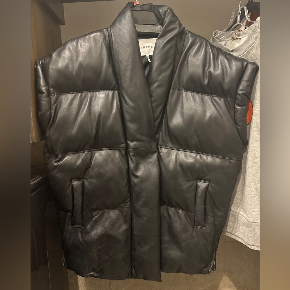Frame Sleeveless Black Puffer 100% Lamb Leather Vest Small - Picture 2 of 2